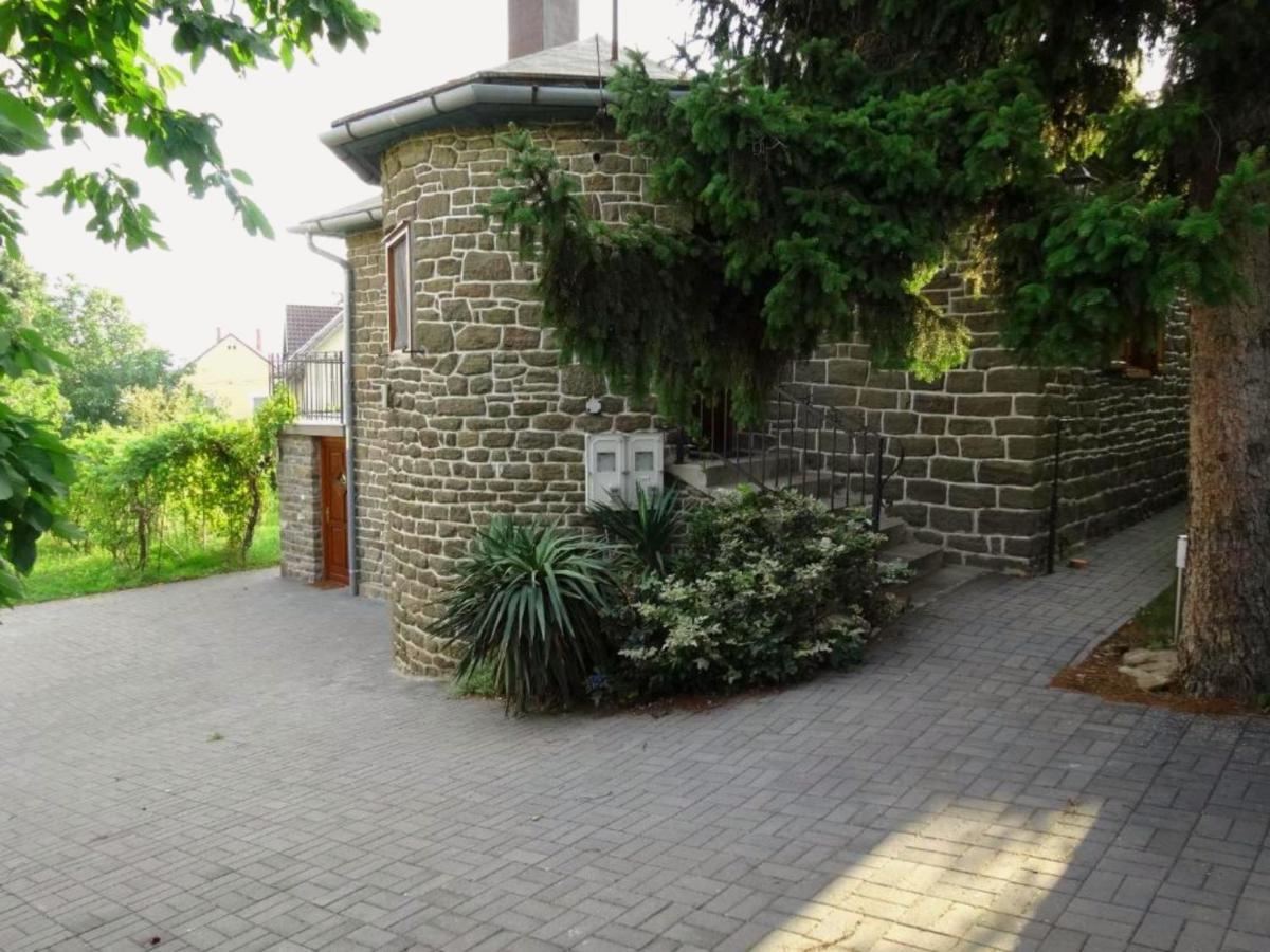 Laszlo Apartman Appartement Tihany Buitenkant foto